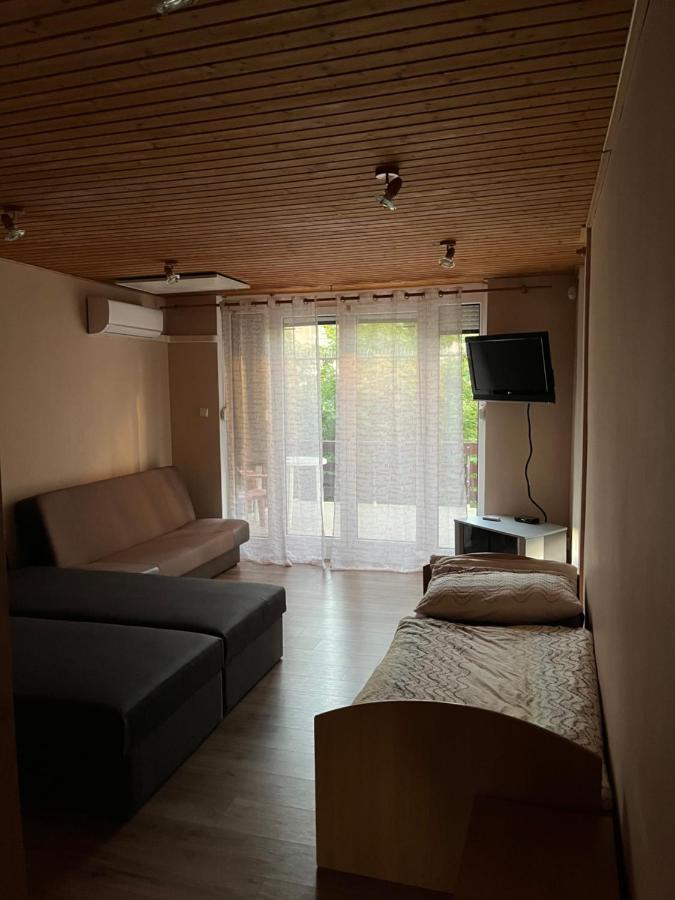 Apartment Jane Senec Exterior foto